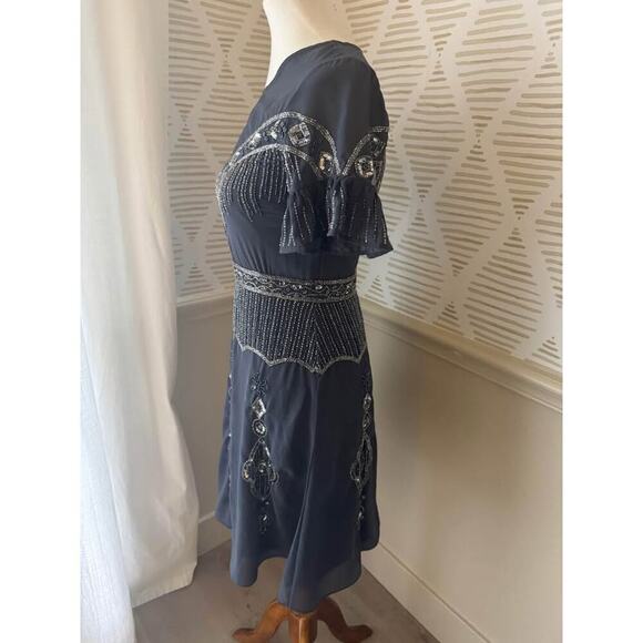 Frock and Frill Women’s Size 8 Medium Gray Embellished Sequin Dress - Picture 4 of 6